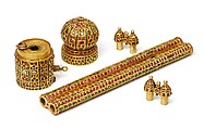 Pen Case and Inkwell (davat-i daulat), Gold, inlaid with diamonds, rubies, and emeralds